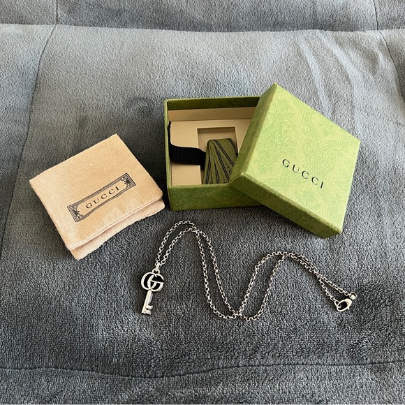 Gucci Double G Key Necklace - Picture 4 of 6